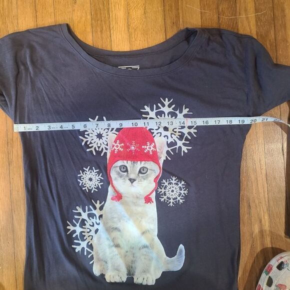 2/$30 FRZ Grey Holiday Kitten Snowflake Graphic Long Sleeve T-Shirt - Picture 8 of 11
